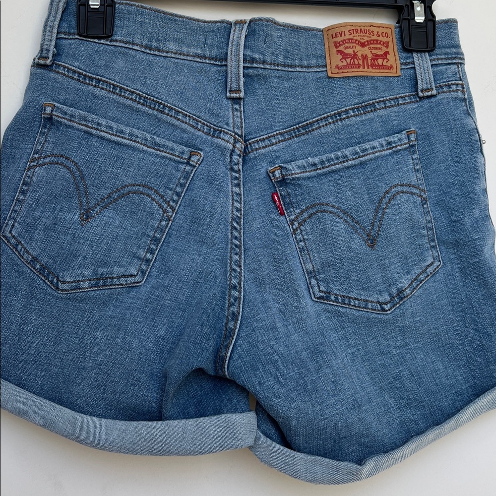Levi’s Mid-Length Shorts Mid Rise Denim Jean Shorts SZ 26 - Picture 3 of 3